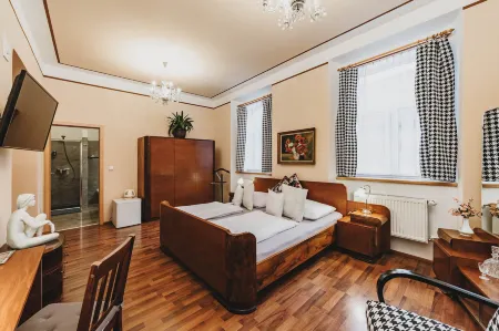 Grand Tábor Отели рядом с достопримечательностью «Luna»