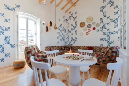 Heaven Inn Suites & Terrace Отели рядом с достопримечательностью «Chapel of Bones (Évora)»