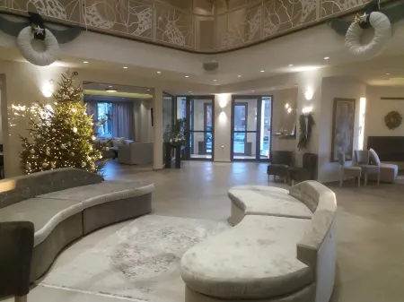 Emerald Suites Отели в г. Нимфайо