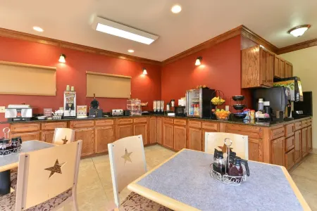 The Texas Lodge Отели в г. Гонзалес