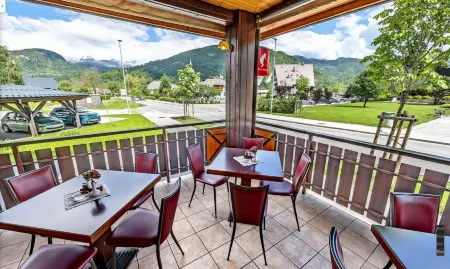 Hotel Tripič, Restaurant and Pizzeria Отели в г. Лог-у-Бохіню