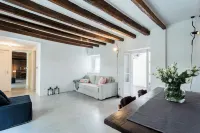 Shades of Como with Private Terrace by Rent All Como