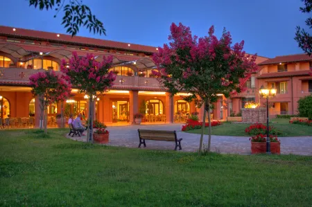 Fattoria la Principina Hotel & Congress Отели рядом с достопримечательностью «Area archeologica di Roselle»