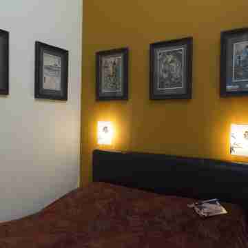 Stunning 2 Double Bedroom Apartment in the Centre of Budapest Rooms