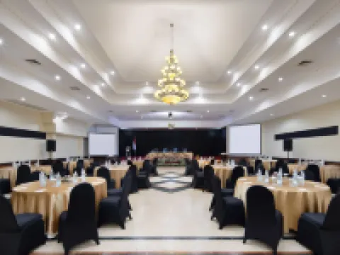 Royal Hotel and Villa Batu Hotels in Batu