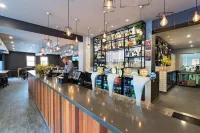 The George Hotel Bathurst - bar