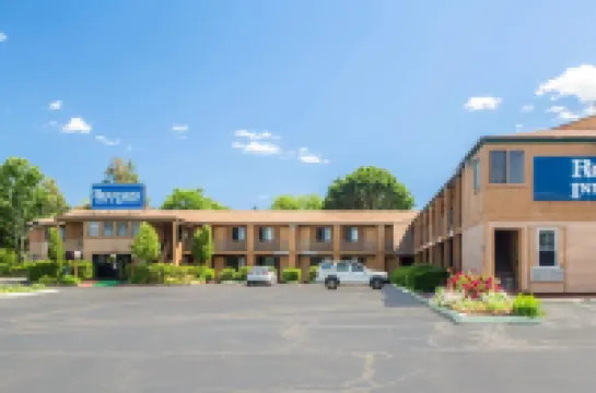 Rodeway Inn & Suites Branford - Guilford Hotel di 