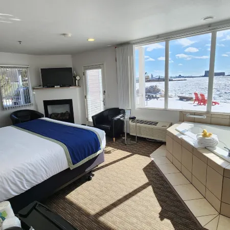 South Pier Inn