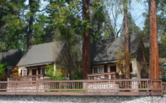 Saddleback Inn at Lake Arrowhead