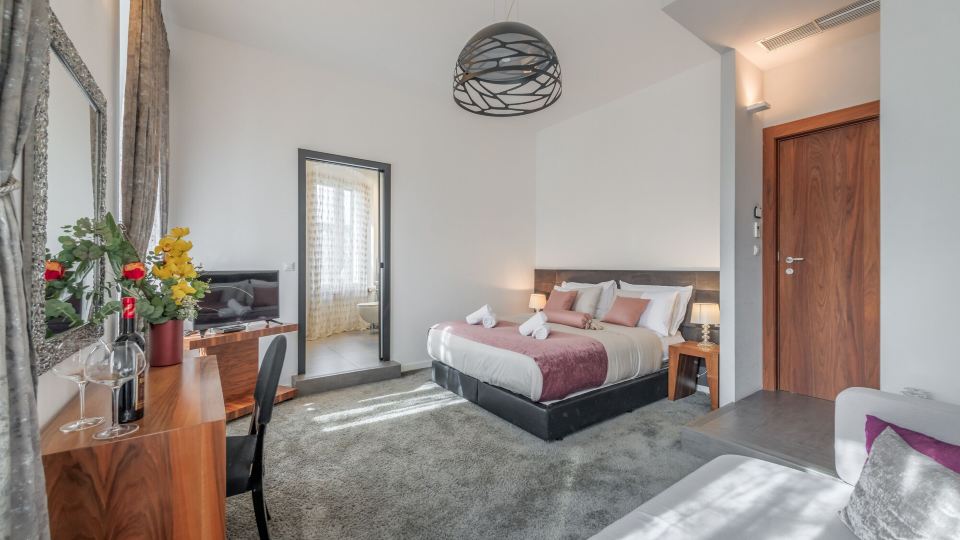 Starlight Luxury Suites