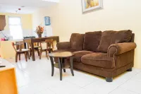 Comfy and Cozy 2Br Great Western Resort Apartment