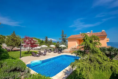 Villa Nada Hotels in Ловран