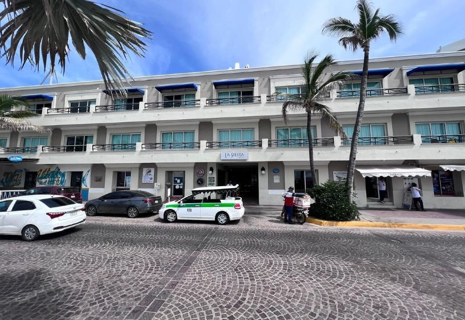 Hotel la Siesta Malecón 썸네일