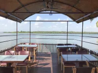 Paradise Lagoon - breakfast