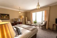 The Burgoyne - Stunning Hotel with Amazing Views and Impeccable Service - Pysäköinti