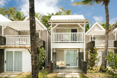 Tropical Attitude, Отели рядом с достопримечательностью «Остров Серф»