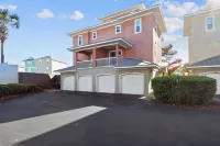 Casa Del Mar by Book That Condo - parking