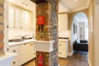 Molloys Apartments - Homestays