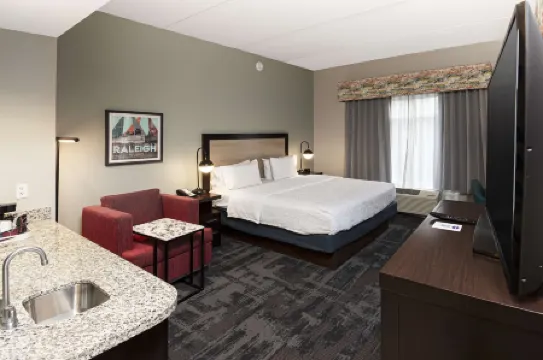 Hampton Inn & Suites Raleigh Downtown