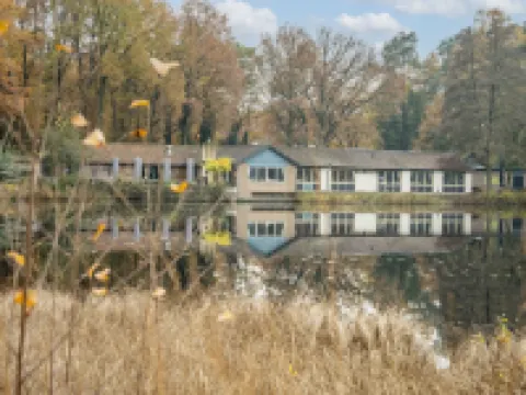 Charming Holiday Home with WiFi Hotéis em Stramproy