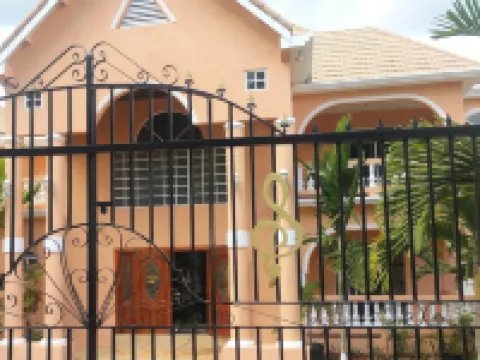 Mountain Top Villa Hotels in Mandeville