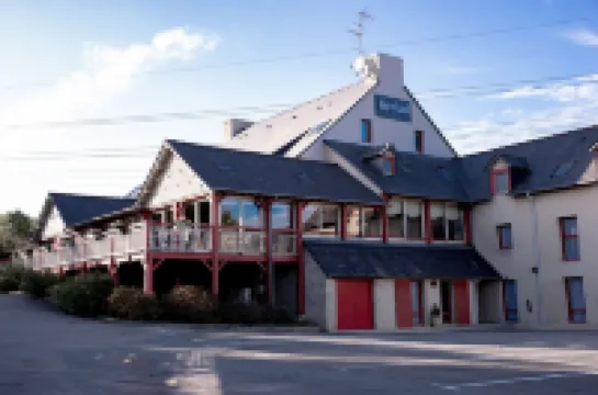 Kyriad Saint-Malo Ouest - Dinard Hotels in 