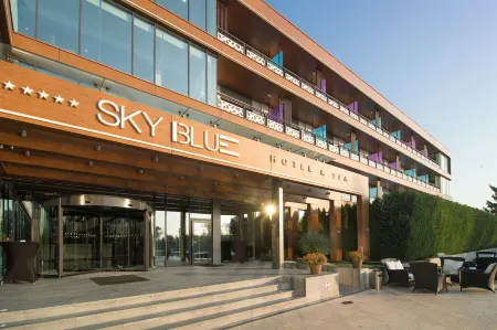 Sky Blue Hotel & Spa Отели в г. Targsoru Vechi