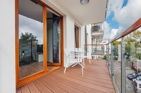 Aquarius, Sun & Snow