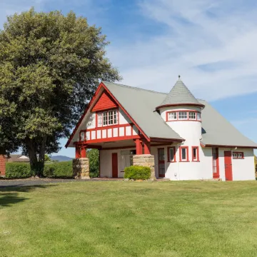 Riverfront Motel & Villas