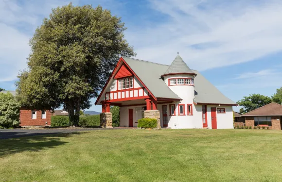 濱河汽車旅館別墅