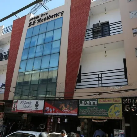 Hotel New SS Residency