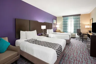 La Quinta Inn & Suites by Wyndham Pasadena North Hotels in Pasadena