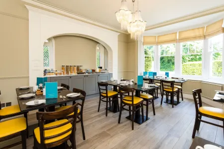 The Lawn Guest House Gatwick