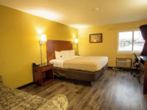 Coratel Inn & Suites by Jasper River Falls リバー・フォールズのホテル