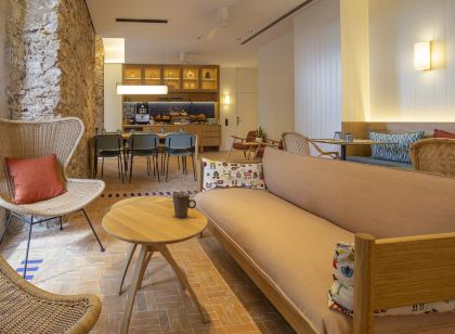 Port Plaza Apartments