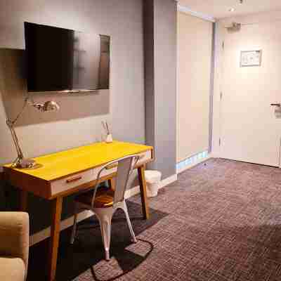 Crown Hotel Surry Hills Rooms