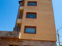 Hotel la Gil Hotel berhampiran Bucharest Băneasa - Aurel Vlaicu International Airport
