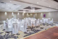 Crowne Plaza SADDLE BROOK by IHG Hotels in Paramus