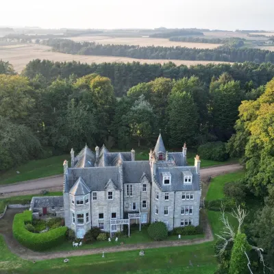 Stravithie Castle โรงแรมใกล้Cambo Estate Gardens
