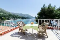 Guest House Daniela - con vistas al mar