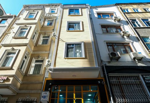 1. 옐로우 맨션 호..