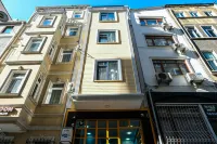 Yellow Mansion Hotels near Kandilli Observatory