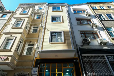 Yellow Mansion Отели рядом с достопримечательностью «Библиотека Ахмеда III»