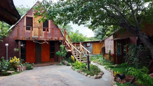 Elephant Trail Guesthouse and Backpackers - 2-Star