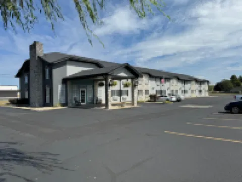 The Woodridge Inn Hotels in 