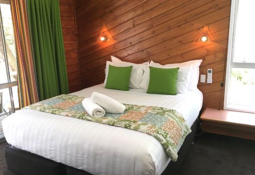 콜로니얼 하우스 모텔