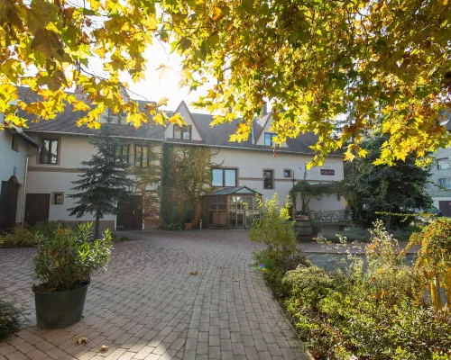 Révész Hotel, Restaurant and Rosa Spa Hotels in Gyor