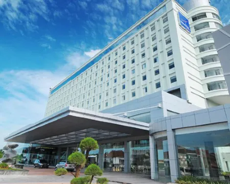 Novotel Bangka Hotel & Convention Centre Hotel di Dul