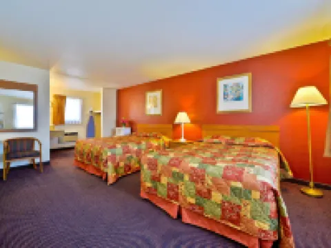 ロードウェイ イン フォールブルック ダウンタウン フォールブルックのホテル