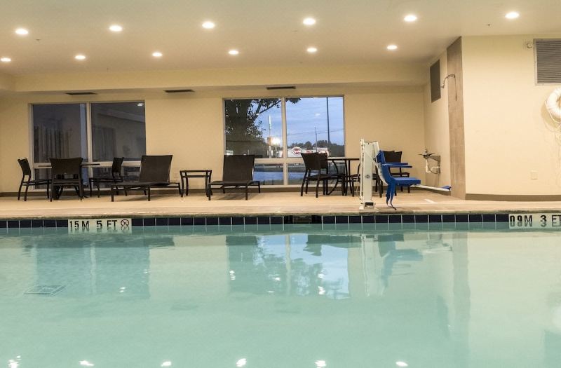 Holiday Inn Express & Suites Commerce by IHG photo 3